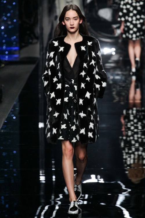 the-air-of-summer:Ermanno Scervino Fall 2015