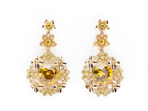 www.parastehgoldgallery.com18k gold handcrafted earrings, with beautiful citrine gemstones.