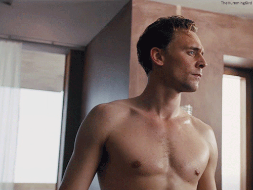 thehumming6ird:High-Rise (2015)Dir. Ben Wheatley