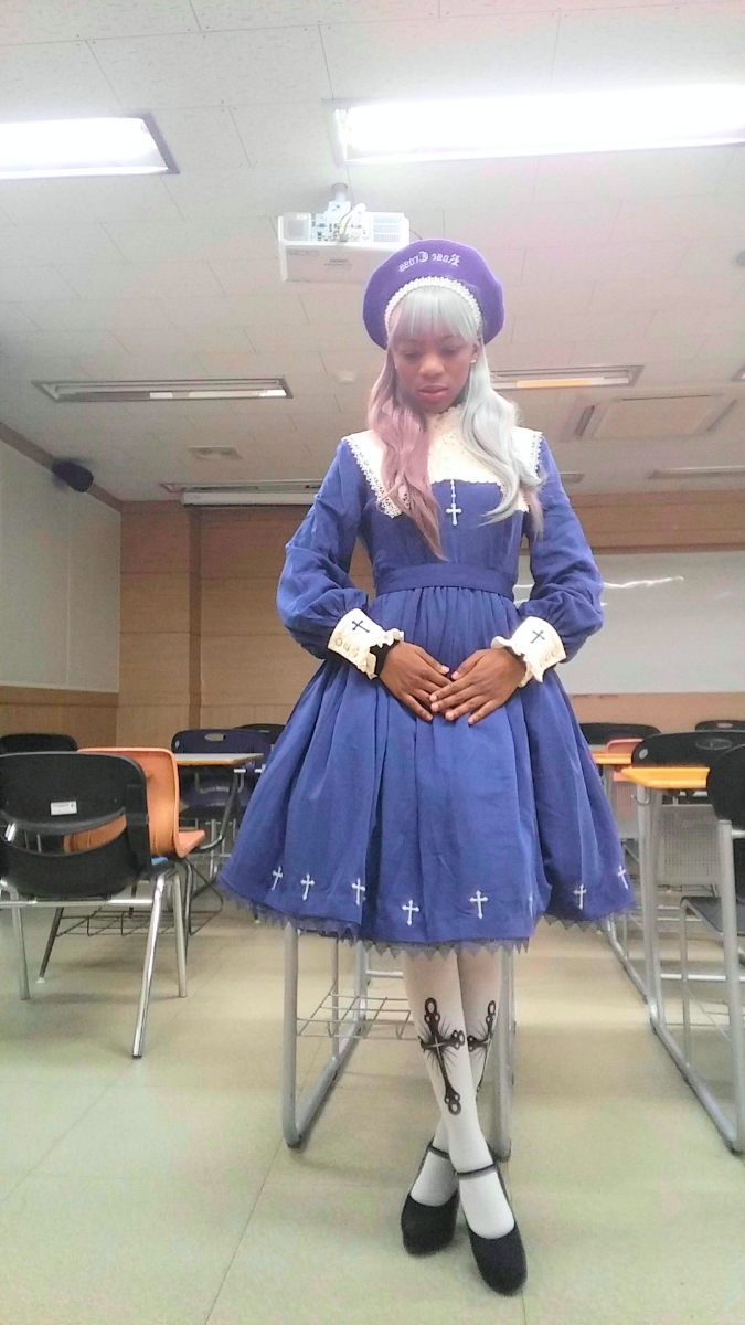 tianamira:  Day in the life: Lolita elementary school teacher. Church and Korean