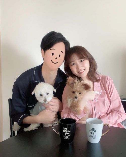 @浦野一美: #dog ご報告♡ この度、新しい家族を迎えました ちわぷーの男の子 名前はちゃるぴです♡ マイラブさんとお揃いの新しいパジャマをおろして、 2人+２匹で記&hellip; m