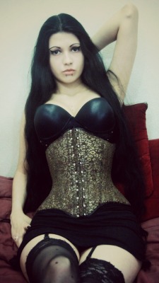 lana-burns:  #lanaburns #corset #piercing