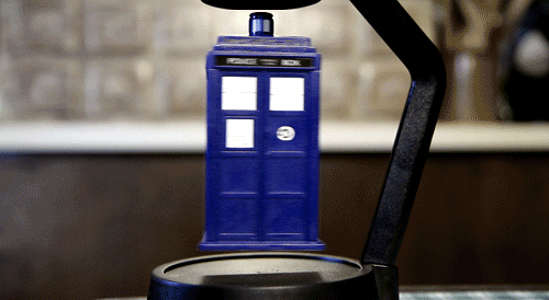 thefrogman:  I know you are all jealous of my levitating TARDIS. 