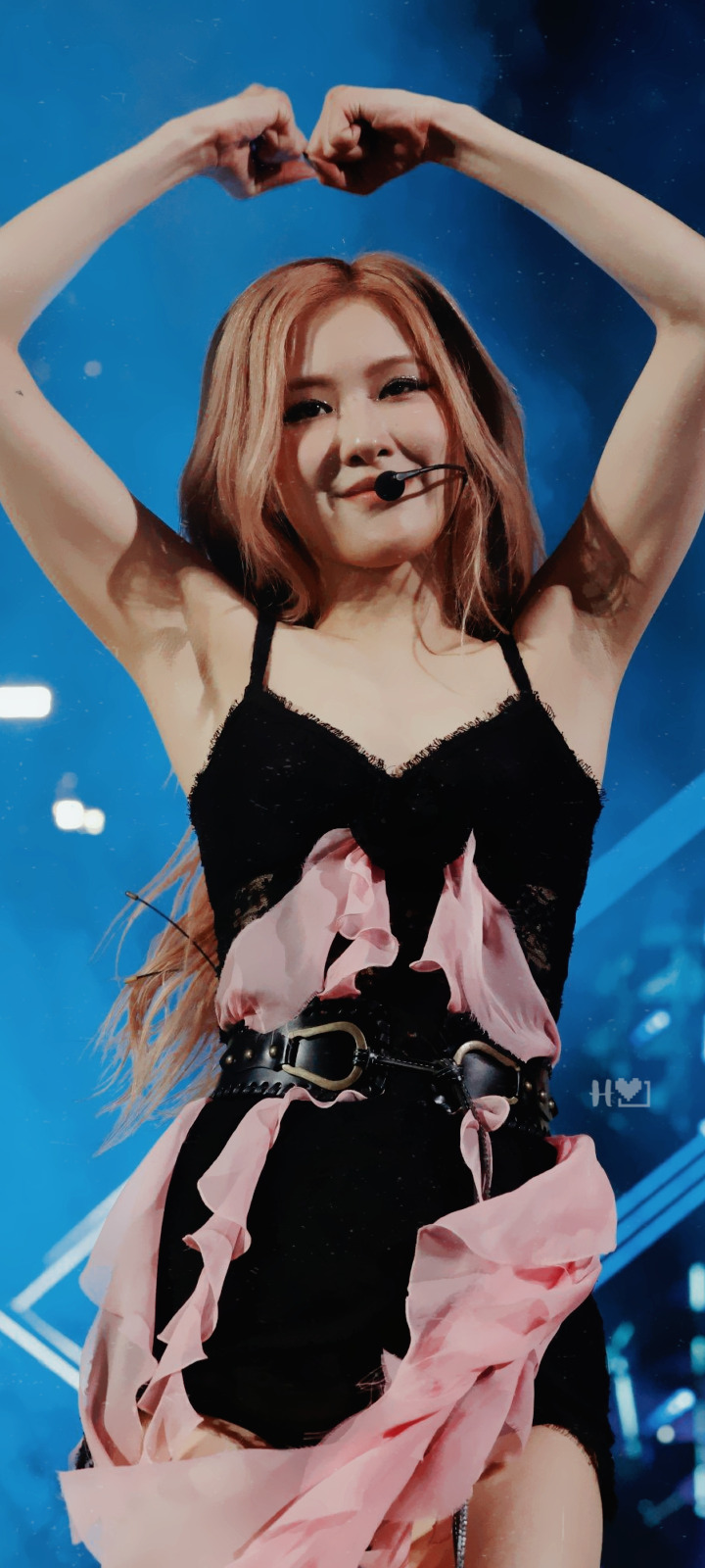 hwchaey:                         ๑  ✿ : ( rosé ) ; coachella !                            like / reblog if u save it