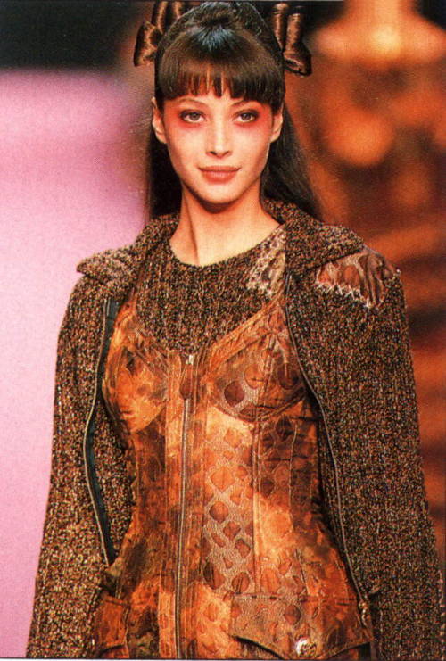 80s-90s-christy-turlington: Christy Turlington for Christian Lacroix (1994)