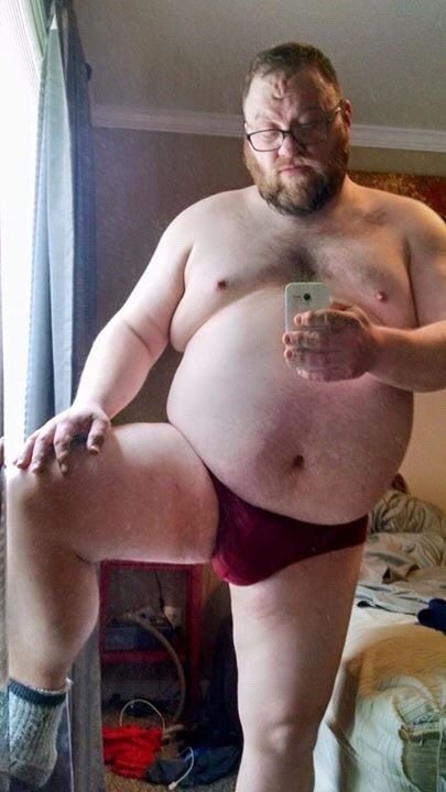 kobolmex:  Nice chubby ass daddy