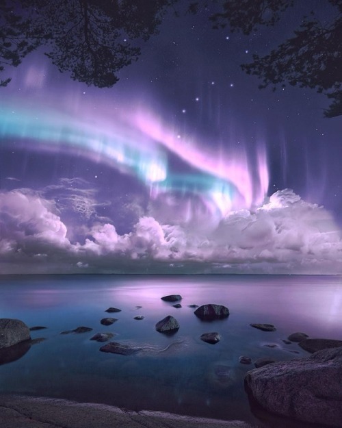 atraversso:    Breathtaking seascape    (photoset: by  Juuso Hämäläinen) Please don’t delete the link to the photographers/artists, thanks!  