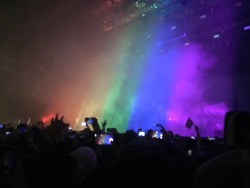 lovekn0wsnogender:  The 1975 supporting LOVE last night