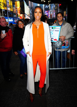 soph-okonedo:    Kelly Rowland is seen on the set ‘Good Morning America’ on March 30, 2016 in New York City   
