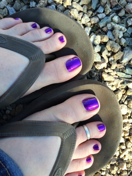 barefootwomen101: wvfootfetish: cumonem13:Got em done today Great color!!!