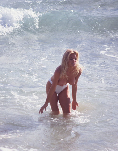 Porn Pics toplessbeachcelebs:  Gena Lee Nolin (Actress)