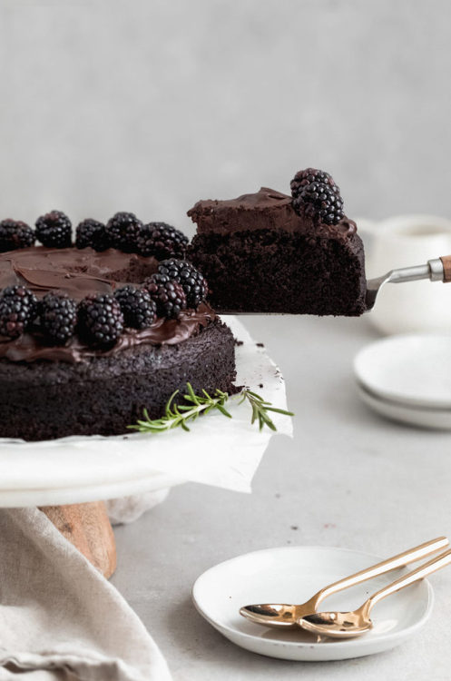 sweetoothgirl:the best chocolate cake ever