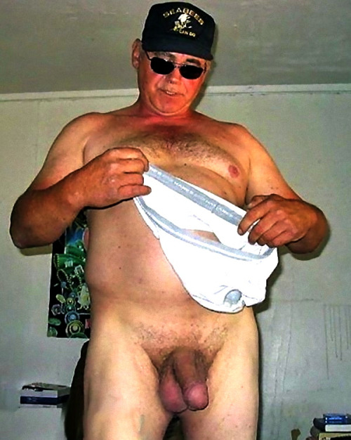 einheri:  More hot daddies on http://einheri.tumblr.com