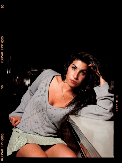amyjdewinehouse:   Amy Winehouse photographed