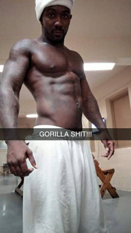 andtheycallmejaws: #inmate woosie ol fine chocolate thundah lookin self