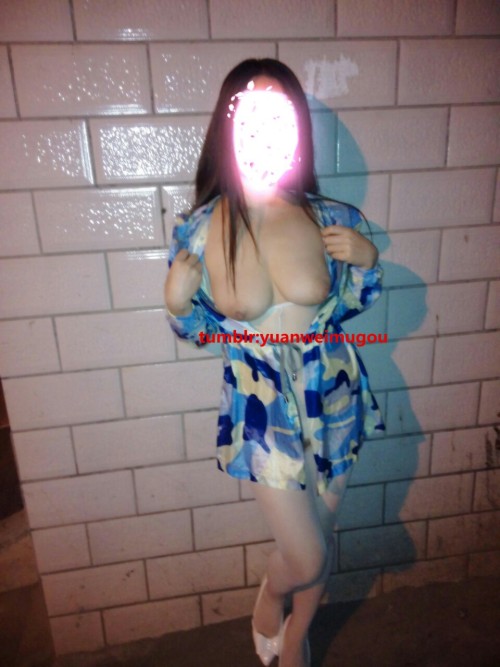 incredible-blu: 每个渴望被爱的人 都值得珍爱 专为寂寞男女服务 不兜圈子 直来直去 寻找和你想法100%一样的人 啪熊熊微博@啪熊熊 公众号pa-bear  啪熊熊交友寻约 专为志同道