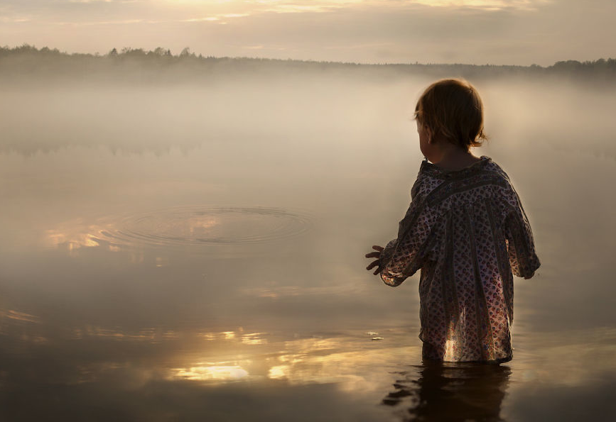 zipping:  Elena Shumilova is a Russian photographer who takes these beautiful photos