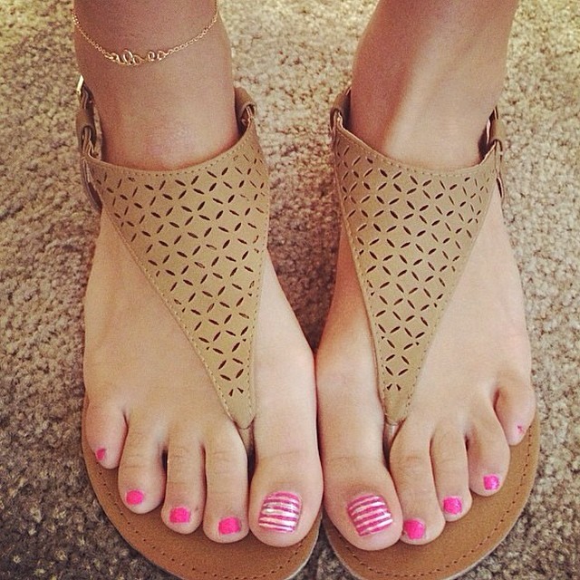 About 👣 Feet ®