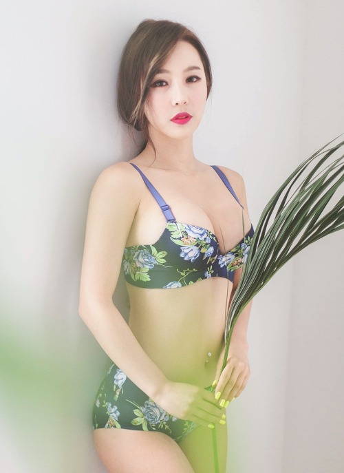 gravure-glamour: Lee Ji Na