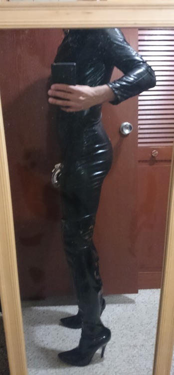 Got a new catsuit with a zipper that runs completely through the crotch for easy and full access. Th