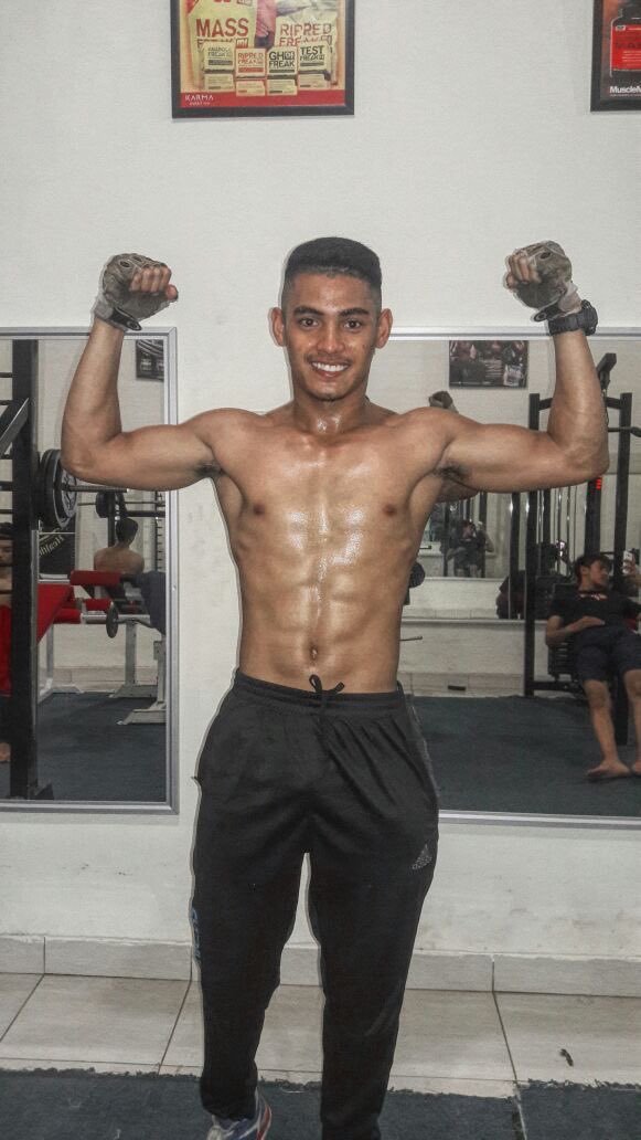 pakcik-kampung:  Selamat pagi semua….ermm sedap badan ko dik…..meh sini pkck