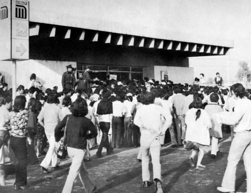 icaronycteris:metrodf:Estación ZaragozaEstación terminal Zaragoza de la Línea 1 del Metro