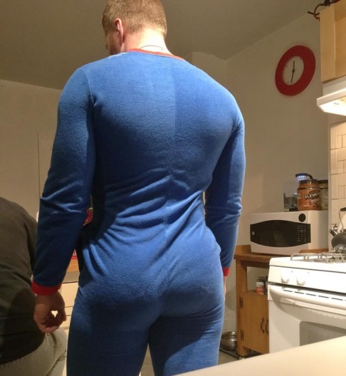 bruce66stuff:  Beautiful  sexy tight round ass