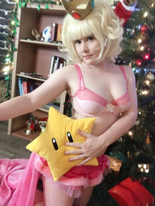 nsfwfoxydenofficial:   Please come to the castle. 🏰I’ve baked a cake for you. Yours truly– 🍄Princess Toadstool 🍄New  Xmas selfie set of the month live on Patreon! Come see it! –>  www.patreon.com/foxycosplay ( you can also swipe up in