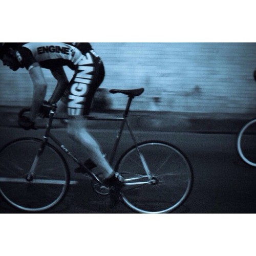 dfitzger: By @spinlistr: Midnight races through the tunnel #MySpinlister #Spinlister #bike #rental #