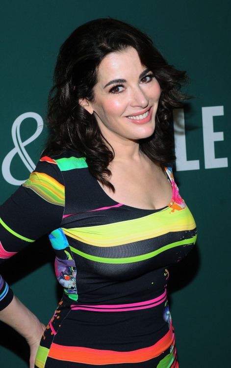 Porn photo reallyhotchicks:  Nigella Lawson