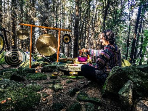 At the end of Summer of 2020 - that first pandemic summer of outdoor events only - and after a first series of Sound baths in the Woods - I got together with the amazing Biba Logan photography for a photo shoot session at a prehistoric tomb in the...