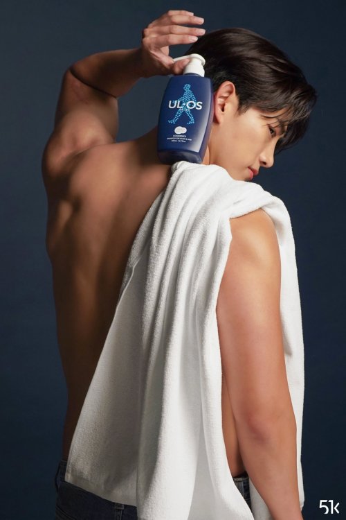 Like Who The Fuck Let Him Do This HABSBFBSNKWJEBSBNDMSKEJEBMWKEK (source)