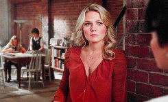 killianhjones:Favorite character meme ★ two colors Red