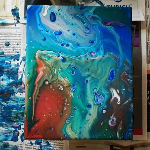 I mixed my paints with a galaxy style pour in mind. What do you reckon? #dirtypour #flipcuppainting 