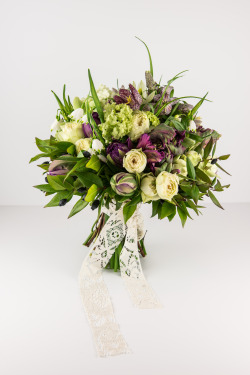 botanic-art:  Bridal Bouquet Photo by Cristopher