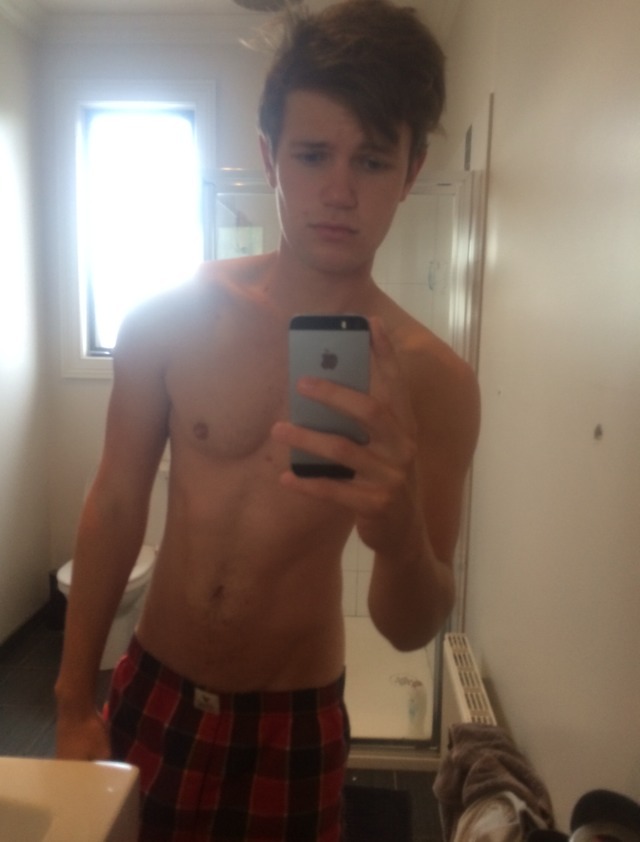 stewo:   Hair is a bit on the crazy side this morn. 