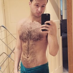 emergencyotter:That @Jackie_flash fresh out of the shower 😍