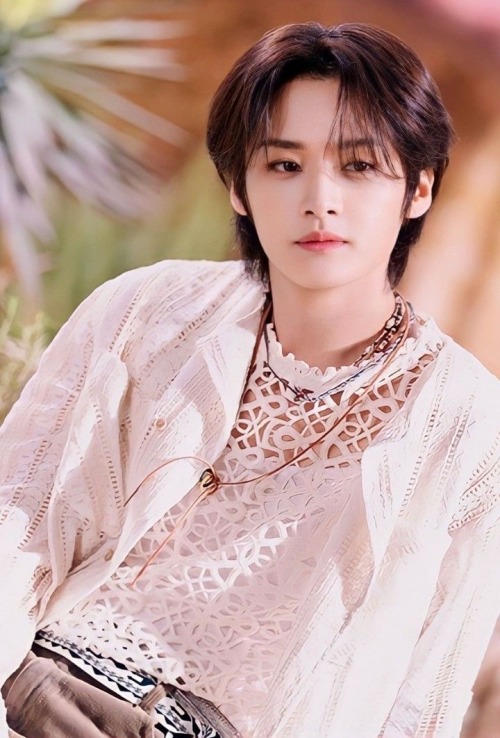 Tag Game: Take This Quiz To Find Your Aura & Post A Pic Of Your Bias