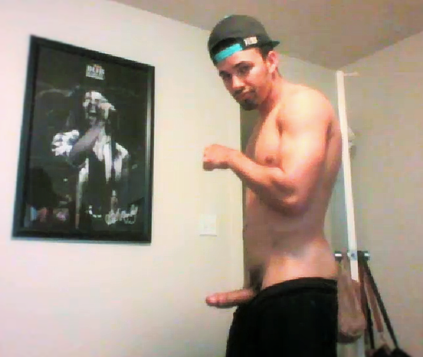thehwoodexperience:  Check him out on chaturbate.com nice tat and big dick  http://chaturbate.com/spotty303/