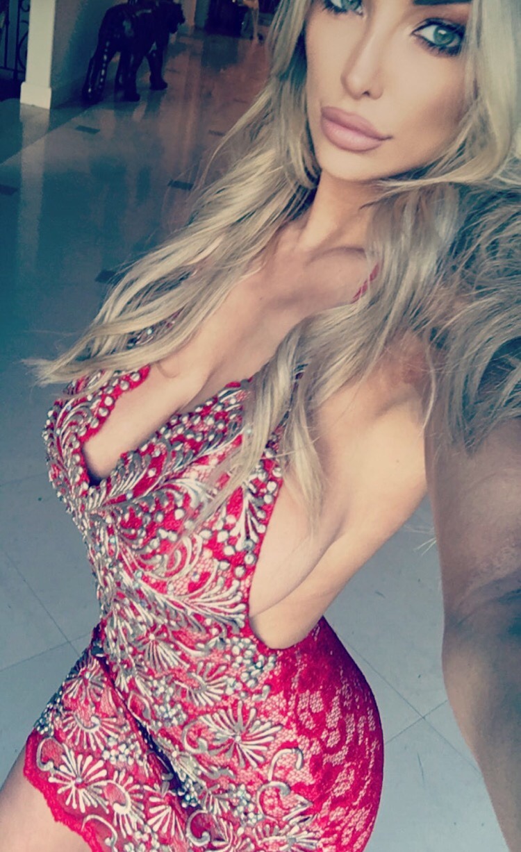 freddy-eisen-089: Lindsey Pelas