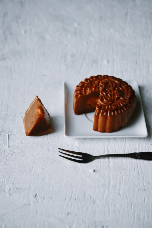 urbankoi:Mooncake FestivalThe Mid-Autumn Festival, also known as the Mooncake Festival or Lantern Fe