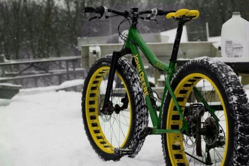 atelieronest:  snow bike