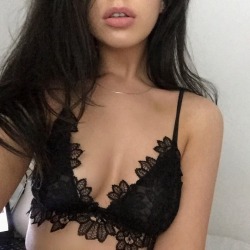 elrxssell:  how pretty is this bralet!! my