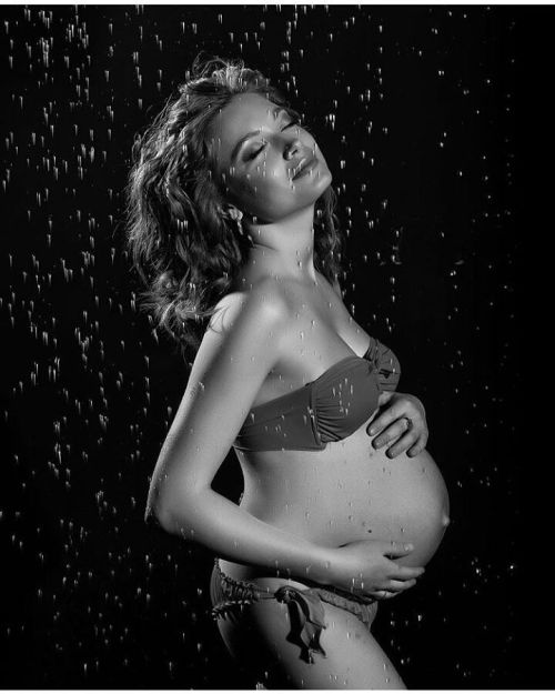 sexypregnancy:  maternityfashionlooks:  @pereverzeva_photo @pereverzeva_photo @pereverzeva_photo  Ar