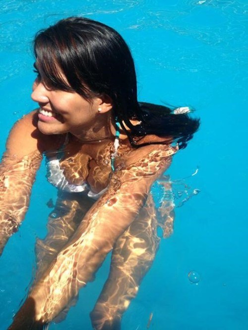 Pool Time Never mind TINDER! Here is the new way of getting laid! This Hot Picture Is From Anna(23) 