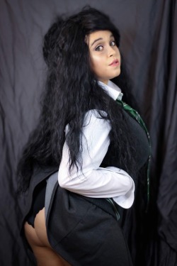 envyuscosplay:  I’m a sickly little Slytherin this Halloween  So here’s a shot from my School girl Bellatrix mini set over on patreon  Happy Halloween my Tentacuties 💀🐍💚www.patreon.com/envyus 