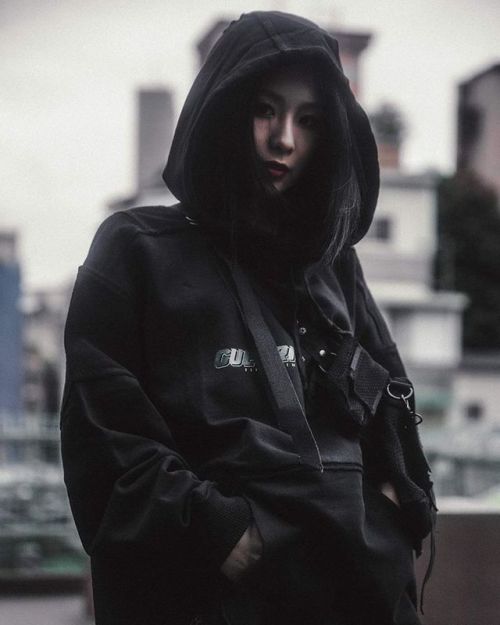 lightresist:   HYST FW18-19 | “FEMME FATALE”Guerrilla-Group + Professor.E + Nilmance  