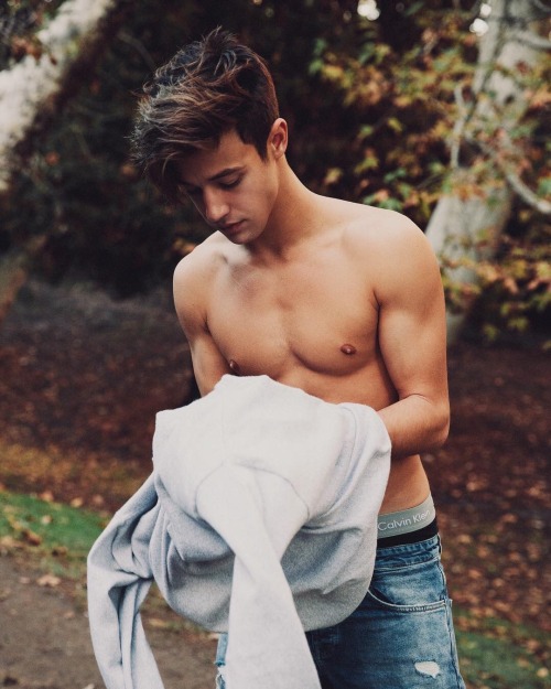 heatedtabloid101:  Instagram User - camerondallas