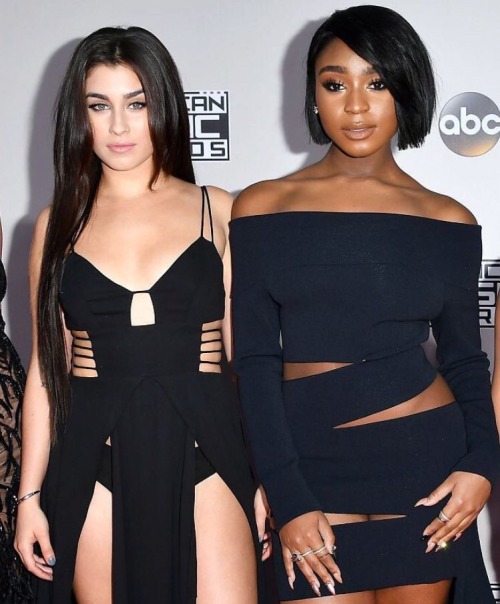 kordeijauregui1245:Lauren &amp; Normani on the AMAs red carpet