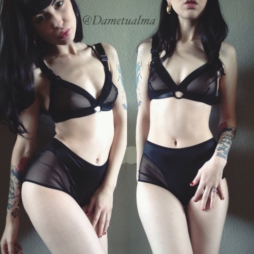 diablosita:  Model: Ashley Holat Clothing: adult photos